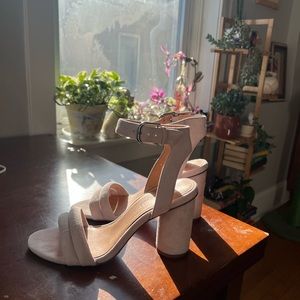 Gorgeous light Lavendar Suede Madewell Heels